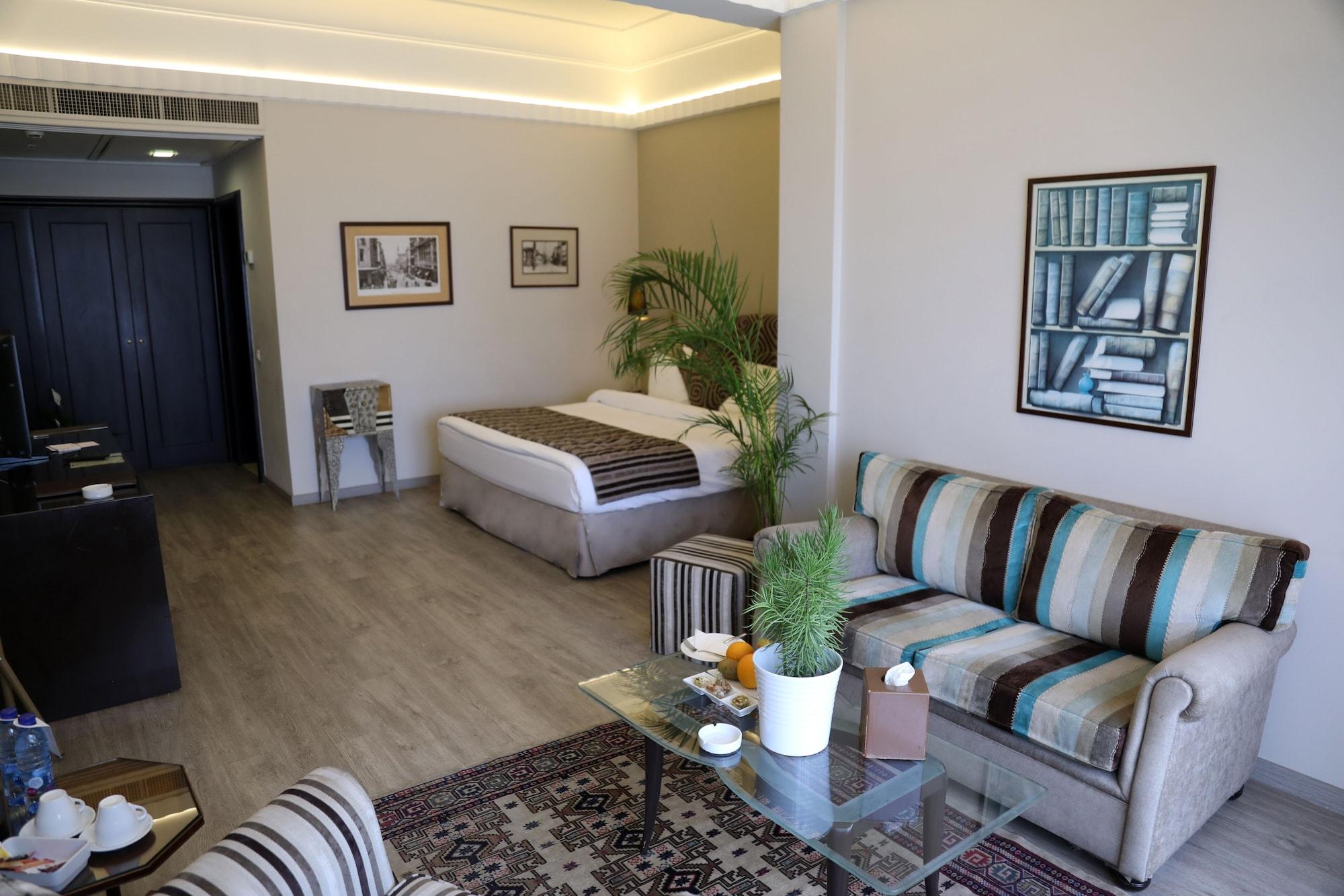 Warwick Palm Beach Hotel Bejrút Kültér fotó