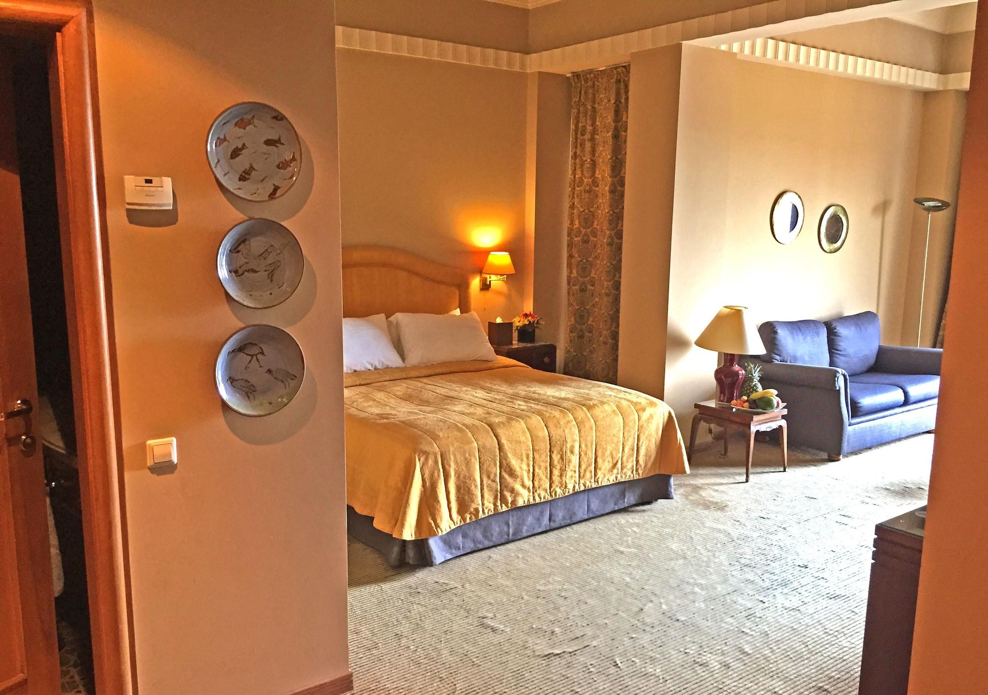 Warwick Palm Beach Hotel Bejrút Kültér fotó