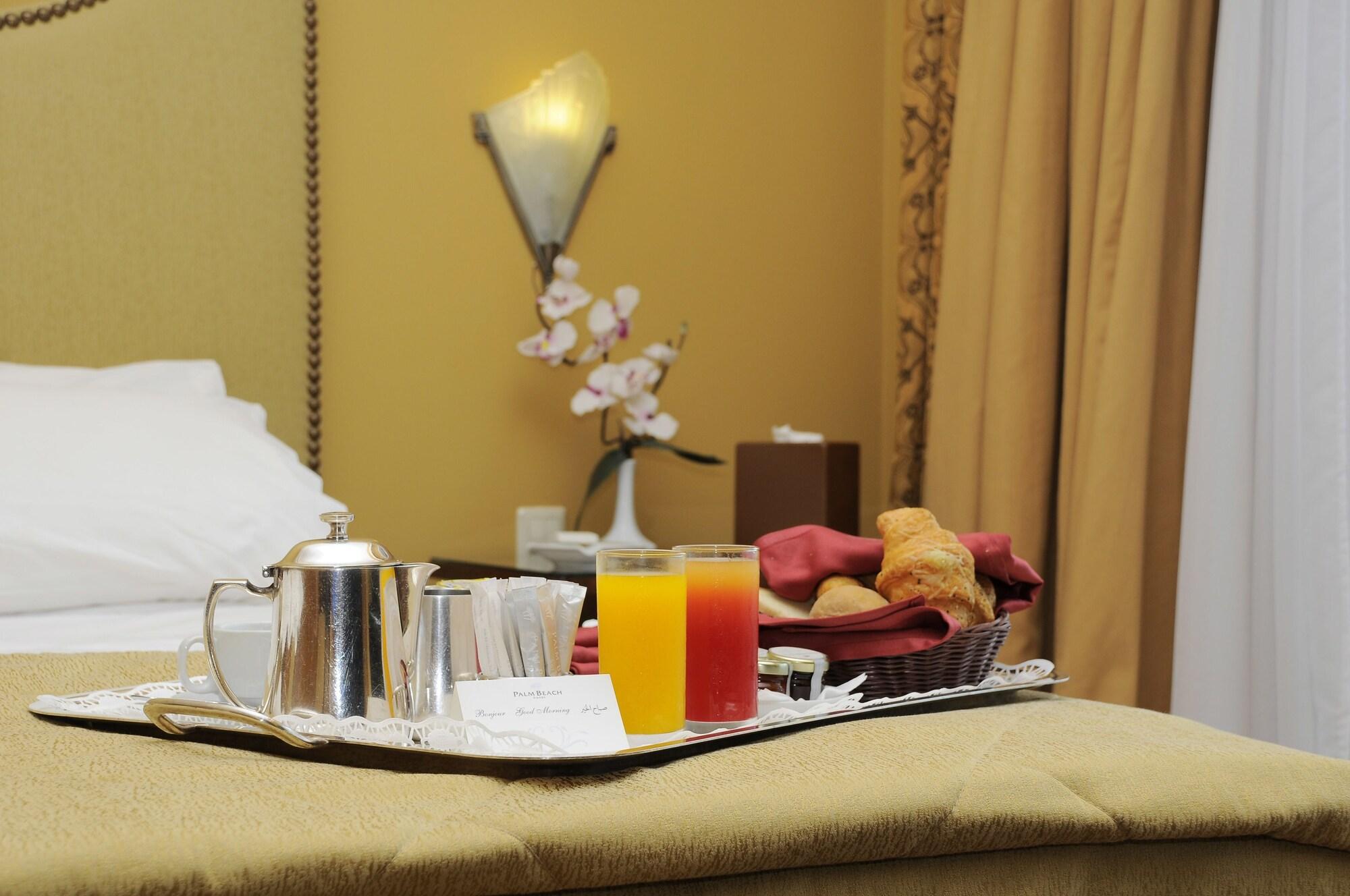 Warwick Palm Beach Hotel Bejrút Kültér fotó