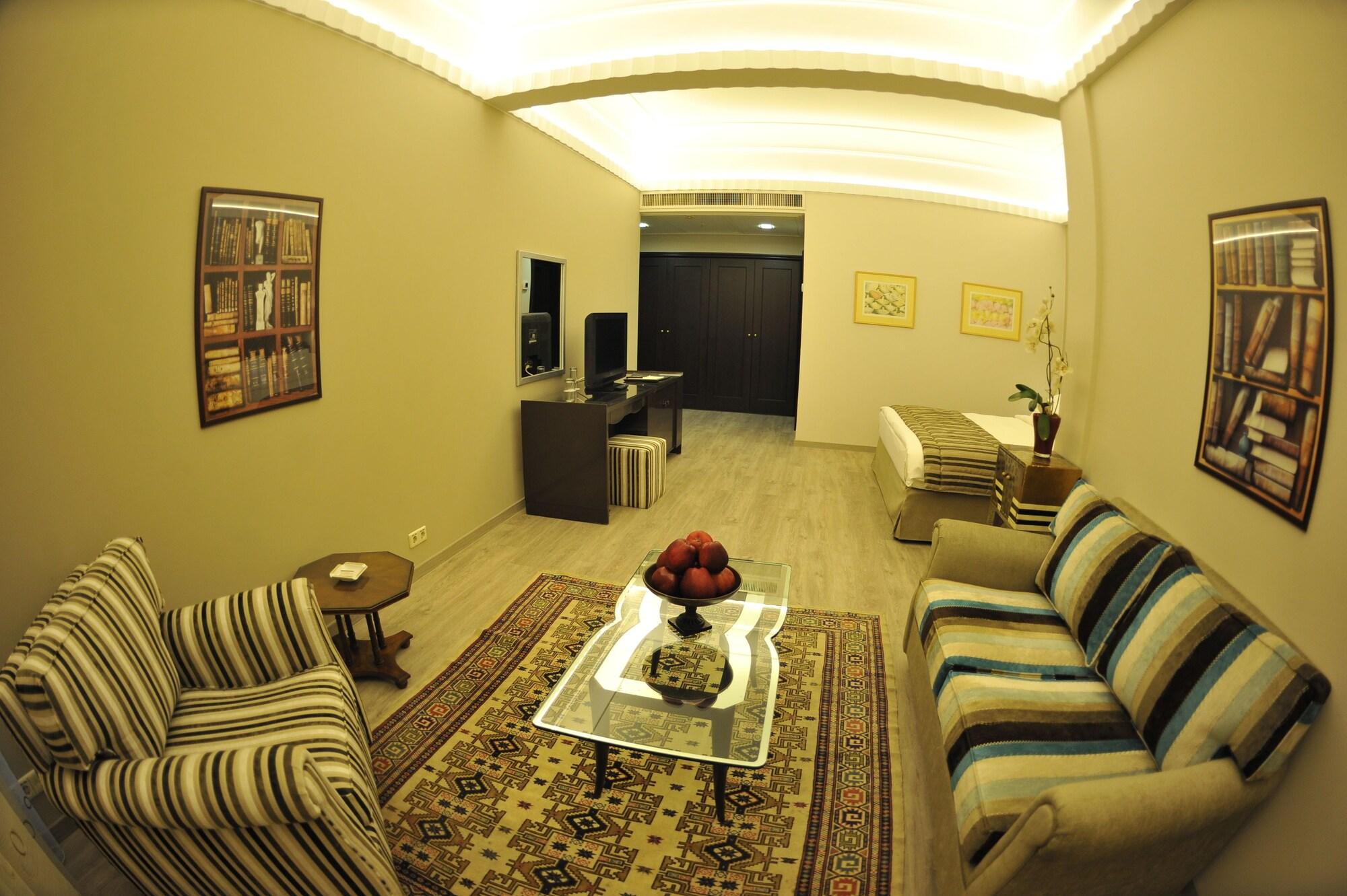 Warwick Palm Beach Hotel Bejrút Kültér fotó