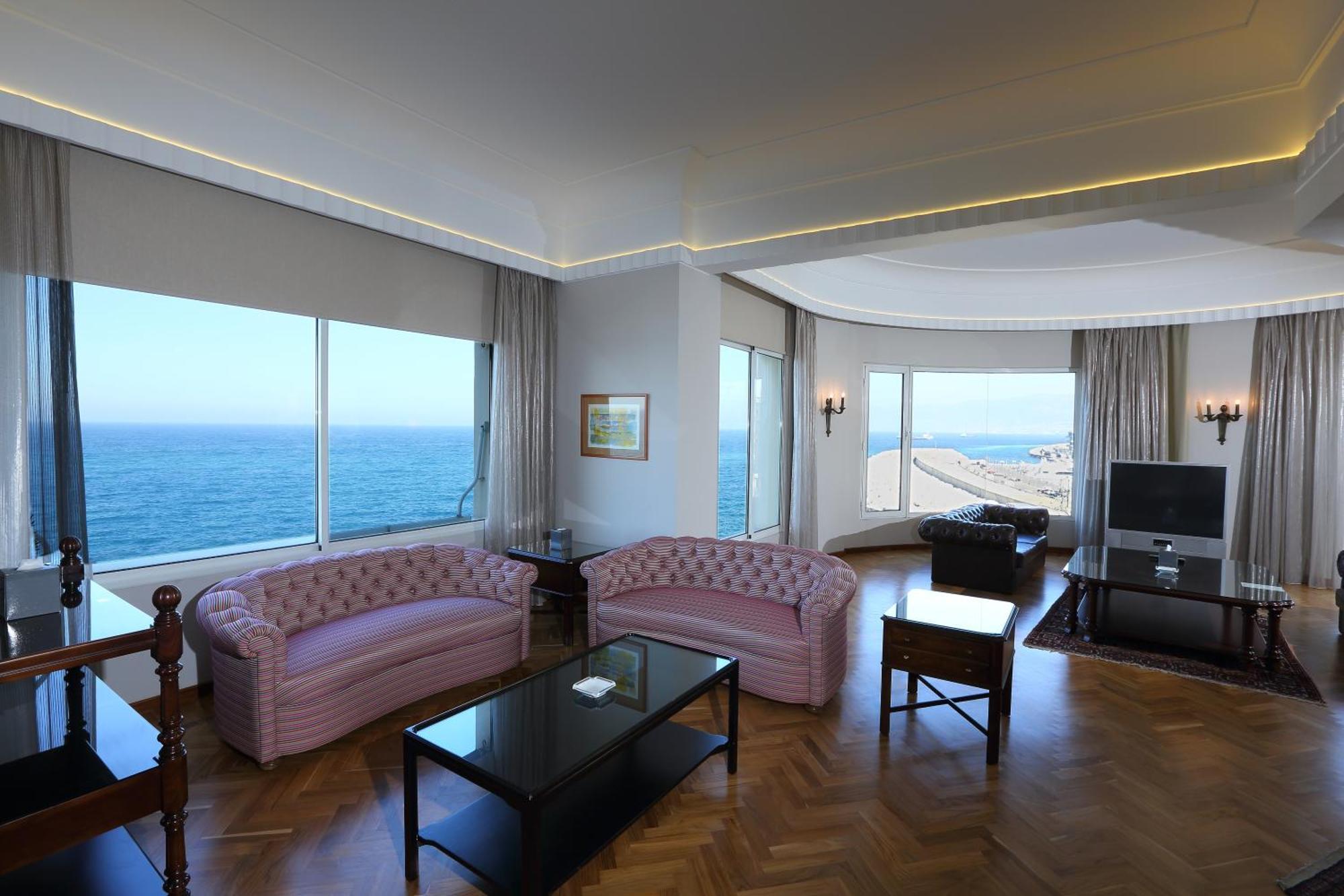 Warwick Palm Beach Hotel Bejrút Kültér fotó