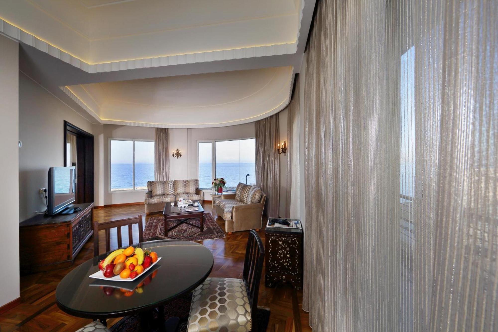 Warwick Palm Beach Hotel Bejrút Szoba fotó